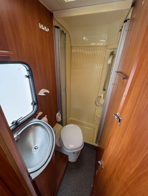 DETHLEFFS GLOBETROTTER ELEGANCE I5808 – Image 2