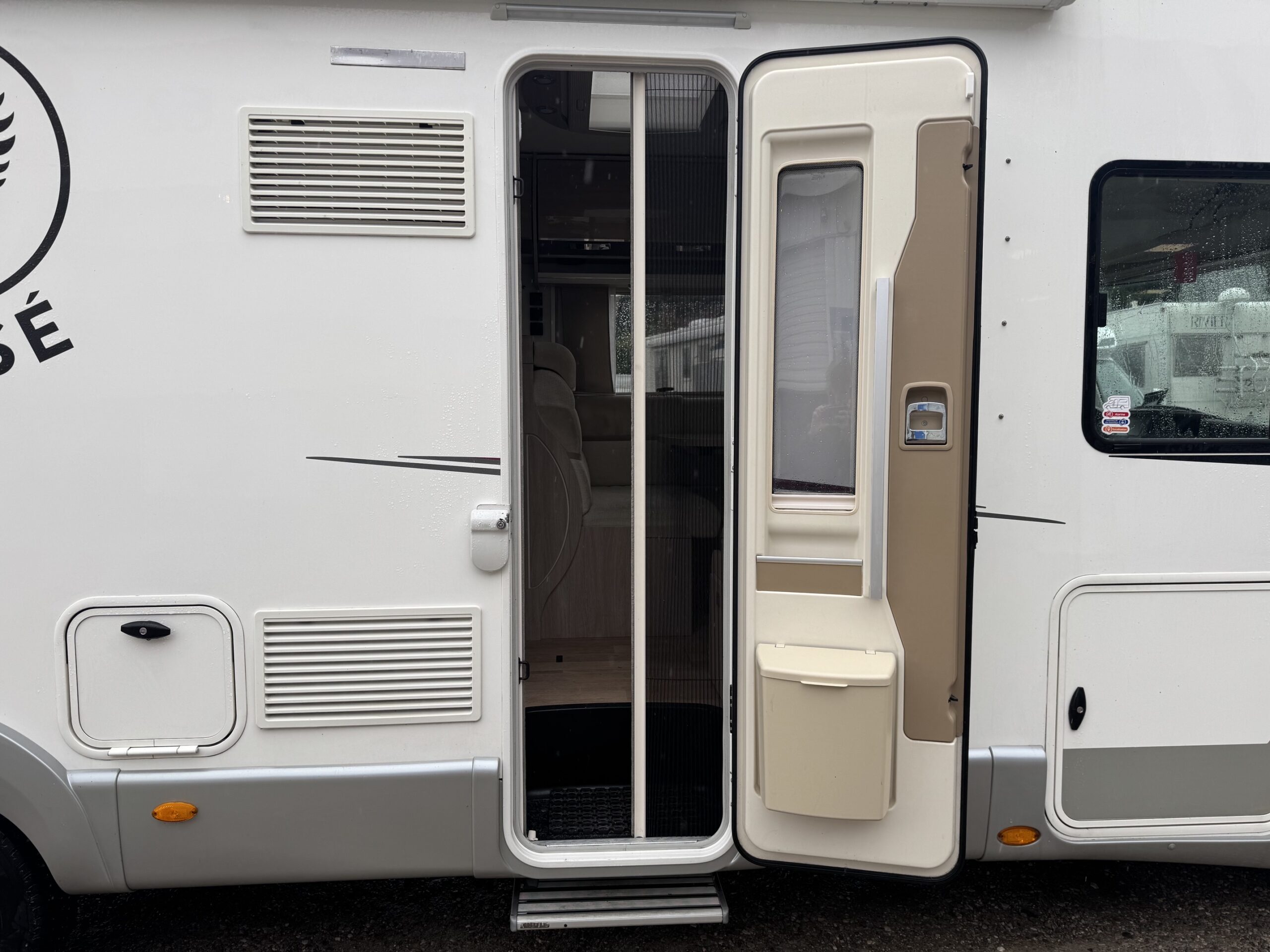 RAPIDO 890F – Image 5