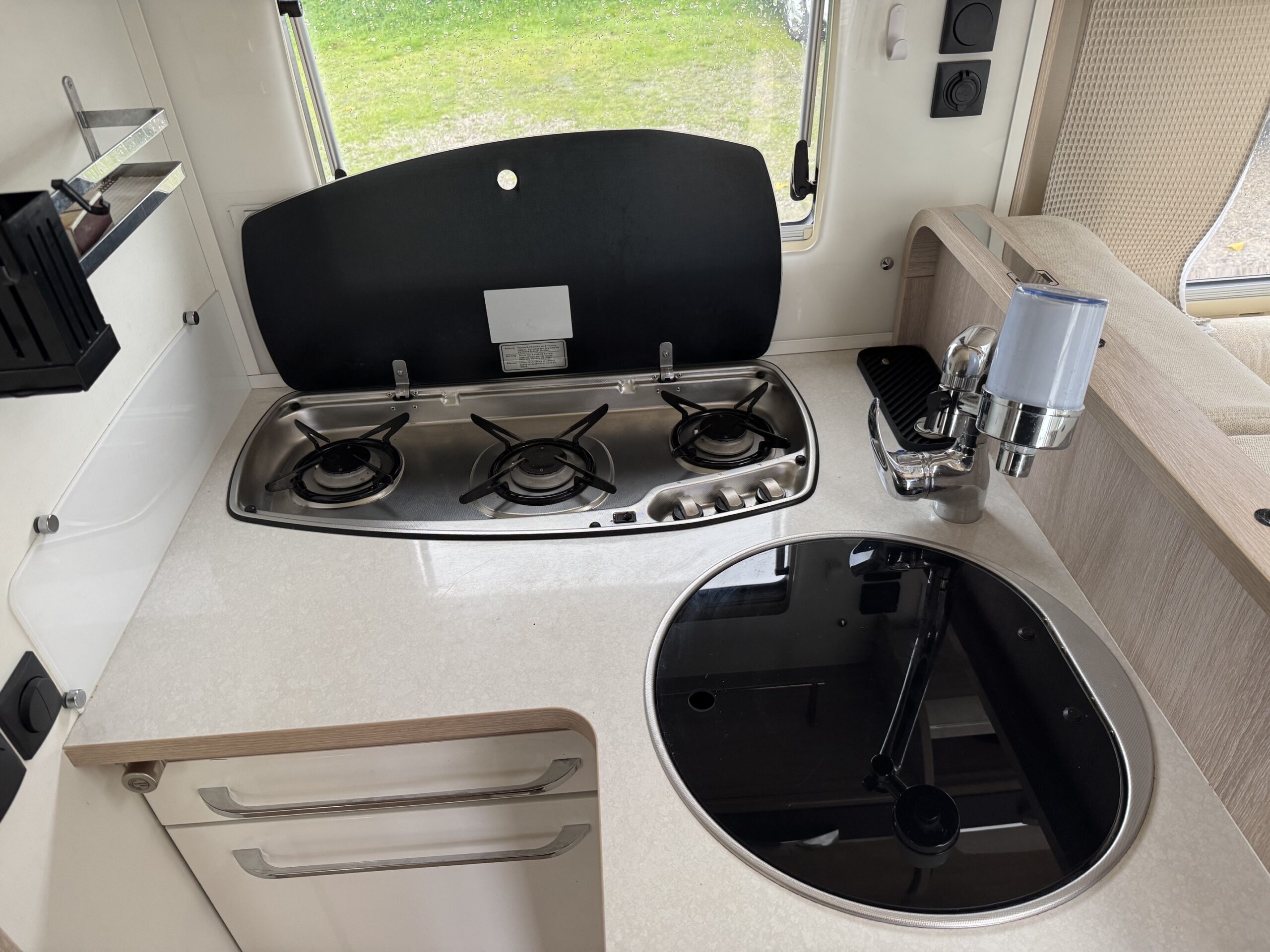 RAPIDO 890F – Image 6