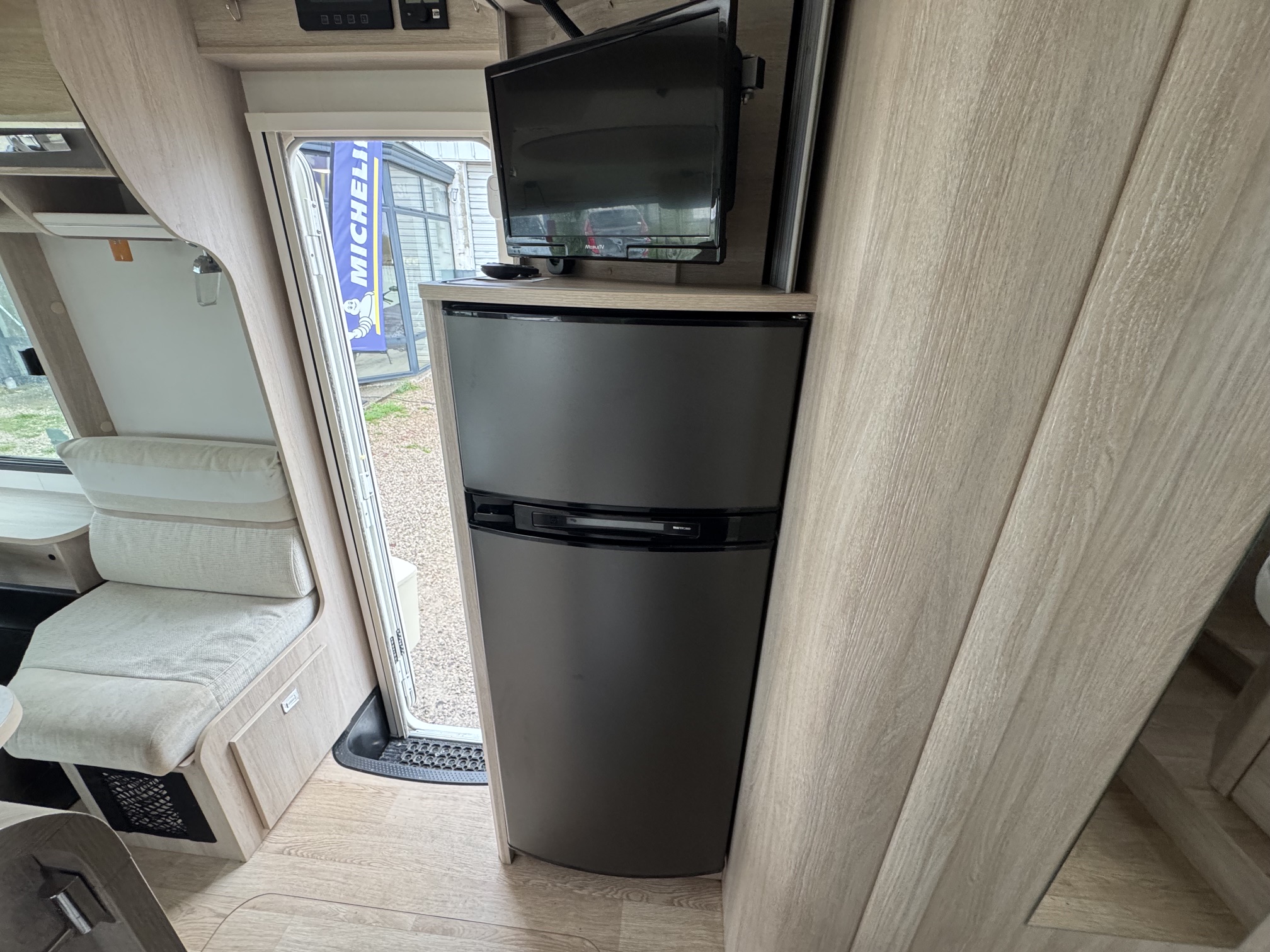 RAPIDO 890F – Image 7